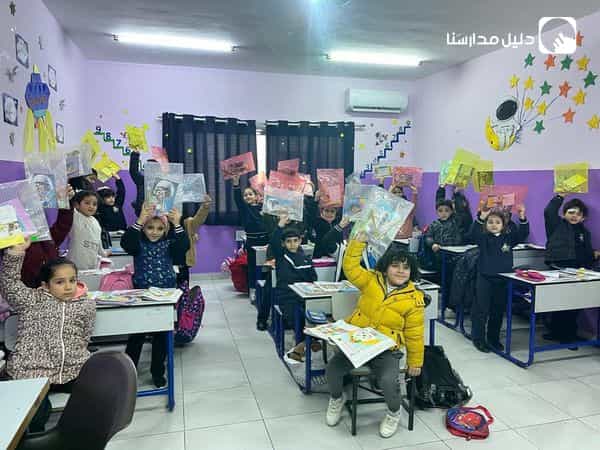 نشكر أهلي للتمويل الأصغر على تقديمه هدايا لطلاب الصف الأول