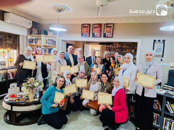 روضة ومدرسة أبناء القدس التعليمية تشارك  في ورشة ( فن صناعة دمى الأدوات )