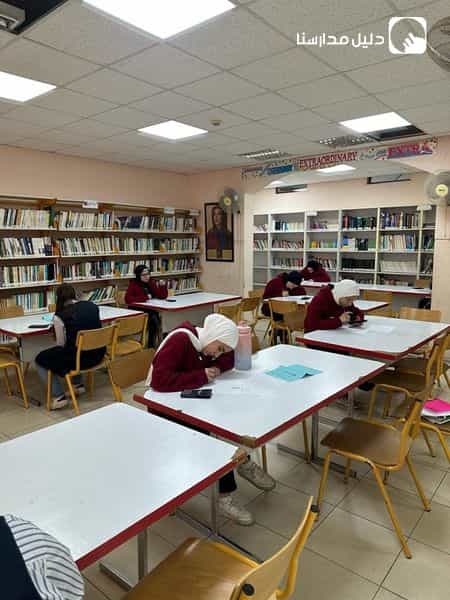 استضافت ثانوية البنات في المدارس العمرية مجموعة من المشاركات في المرحلة الثانية للأولمبياد العلمي الأردني