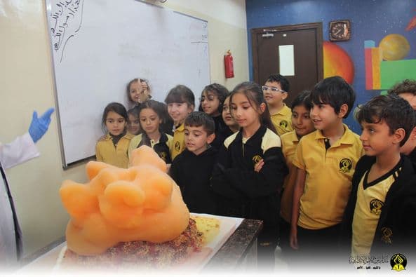 تجربة ( البركان ) تجربة ممتعة نفذها علماء الصف الثالث