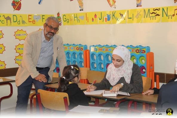 نشاط السرد لأول مرة مع طلبتنا الأممين في قسم المرحلة الأساسية جعله الله في ميزان حسناتنا جميعاً