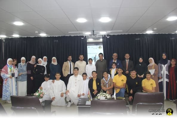 تألّقَ طلبتُنا في إلقاءِ القصائدِ في الحفلِ الختاميِّ لمسابقةِ الإلقاءِ الشعريِّ