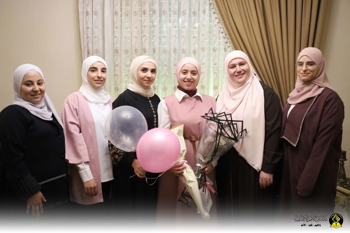ختمة الطالبة الأممية سلمى أنس أحمد الطرمان الحافظة الثامنة في نادي قناديل قسم ثانوية البنات