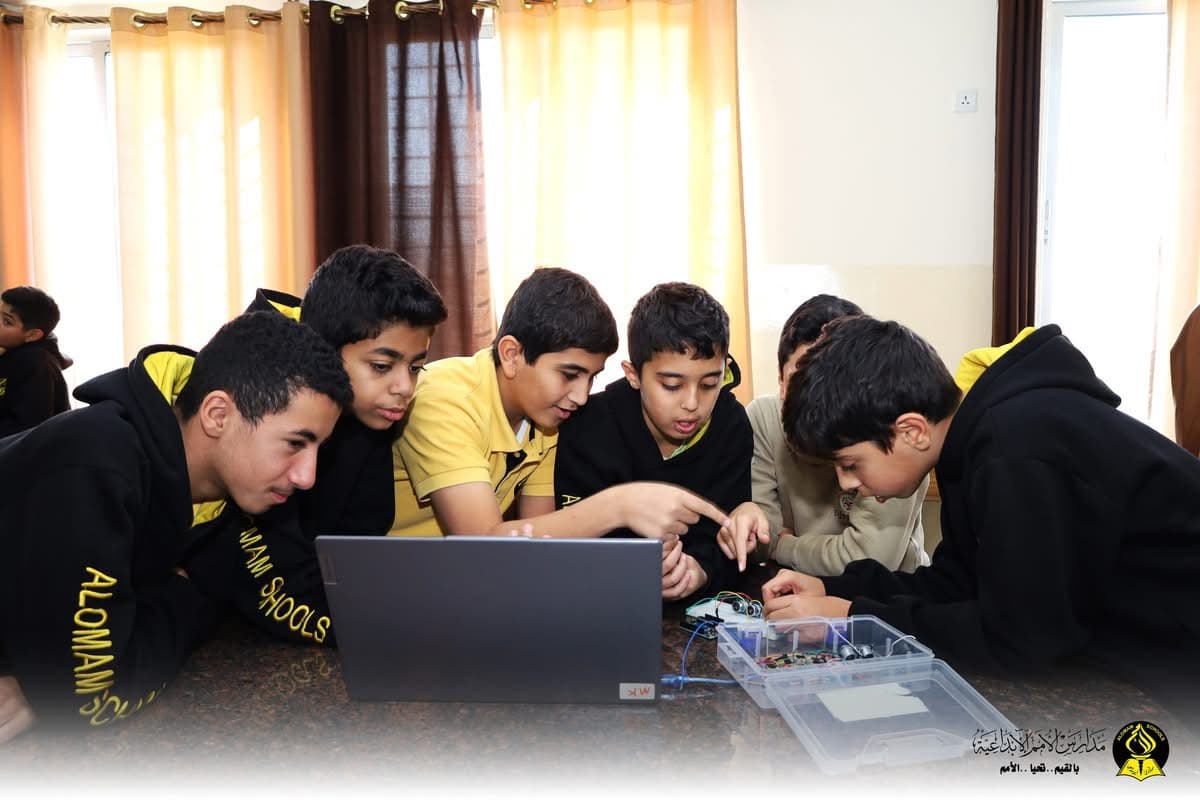 RGB LED! لم يعد طلابنا مجرد متفرجين، بل أصبحوا مهندسي
