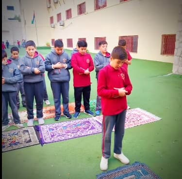 حث طلابنا على صلاة الجماعة وتطبيق أحكامها تطبيقا صحيحا