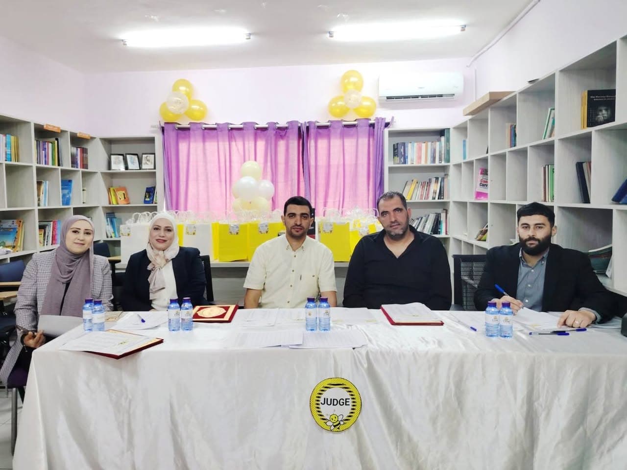 تفاصيل صغيرة… تصنع يومًا كبيرًا من التميّز والإبداع 🐝✨