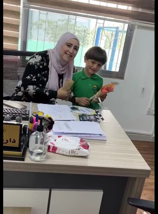 نتقدم بجزيل الشكر للطالب الغالي ياسر النتشه على هذه اللفتة الجميلة 🌷