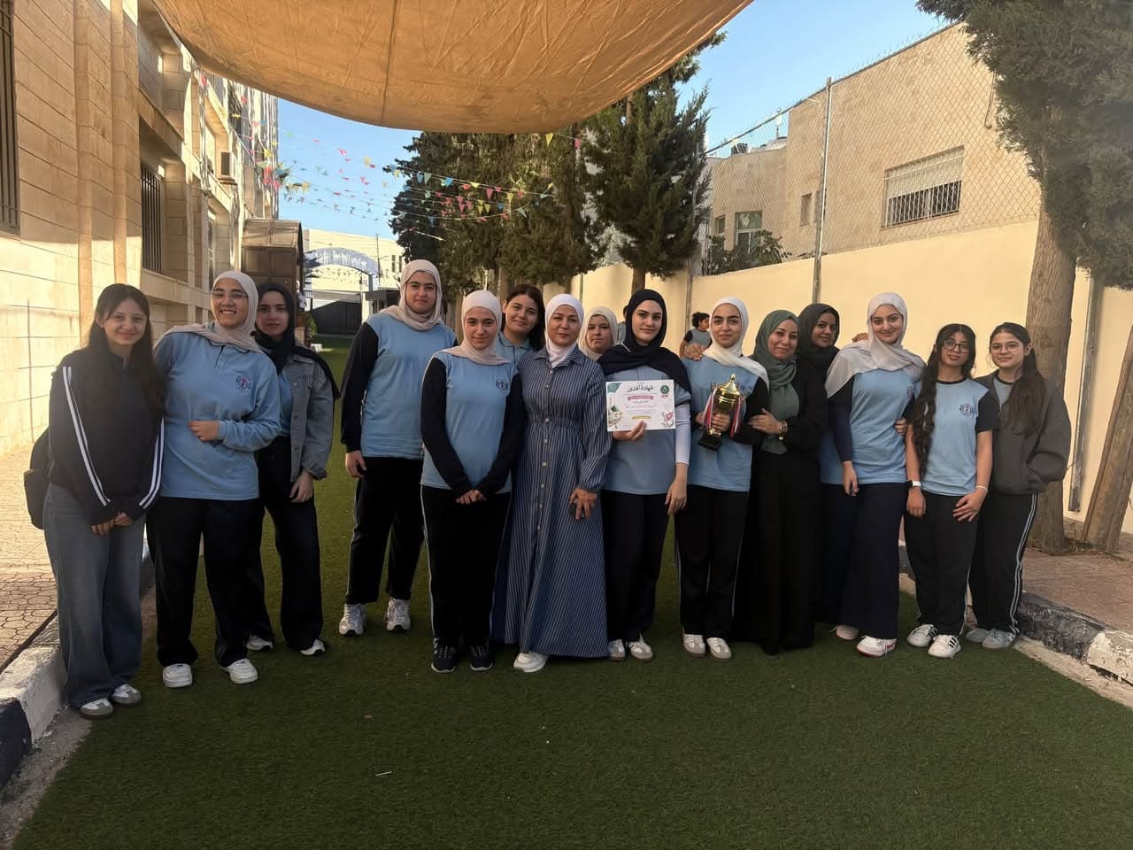 فوزٌ مستحق لطالبات الصف العاشر في مبادرة مليونية الصلاة على النبي ﷺ