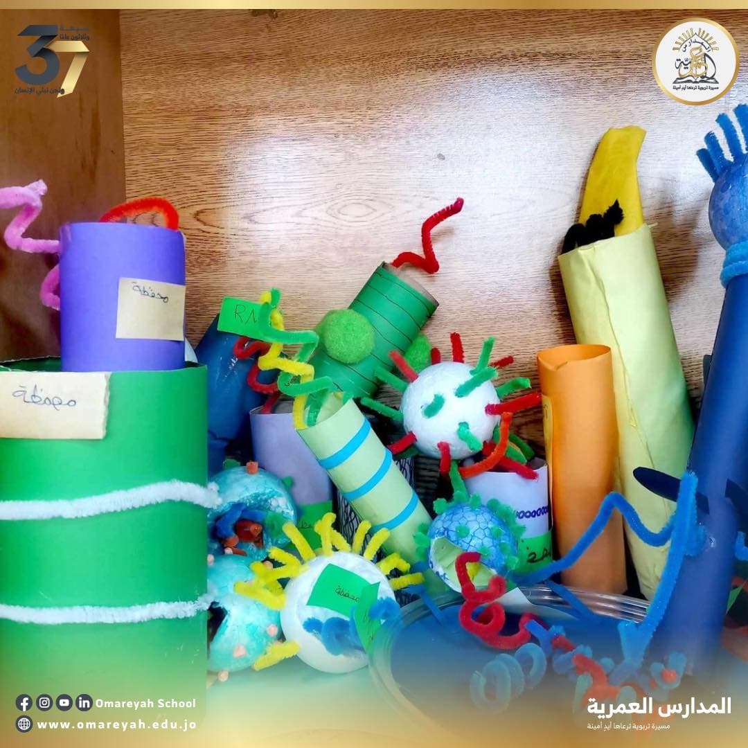 وظّفت طالبات الصف العاشر هذا المبدأ من خلال تصميم الأشكال المتعددة للفيروسات في حصة الأحياء