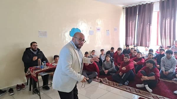 أقام فريق غراس في ثانوية البنين - عمان وبالتعاون مع الخبير التربوي أ. مالك أبو غوش دورة لتوعية الطلبة