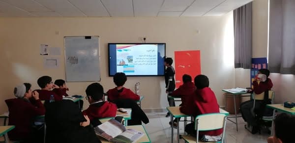 قام طلاب الصف الخامس بإشراف المعلم باسل عميرة بإعداد مشاريع إثرائية لمادة التربية الاجتماعية