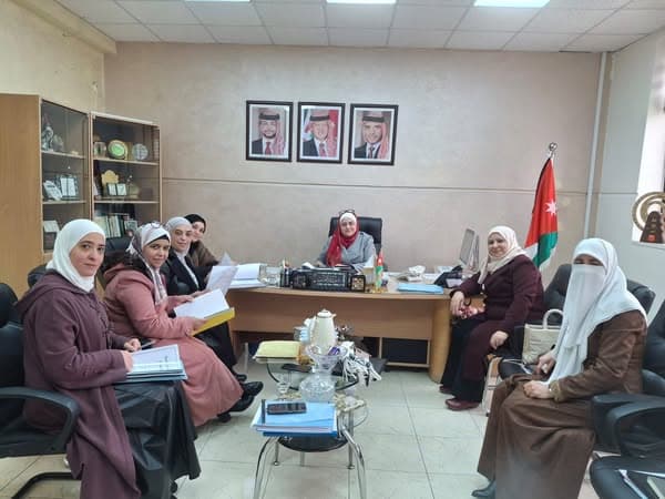 كل الشكر والتقدير لفريق المدرسة الثانوية للبنات في المدارس العمرية على تميزه وإبداعه المستمر