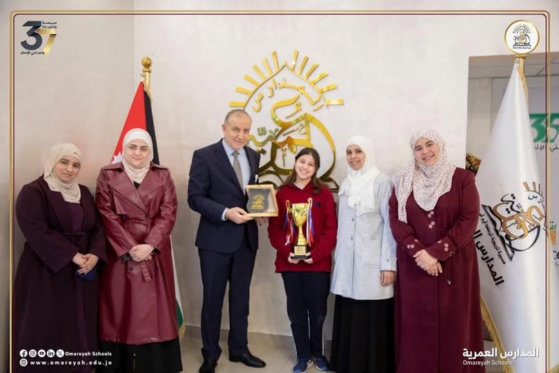 نهنئ الطالبة المتفوقة لجين المصري من الصف السادس