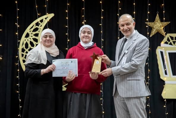 تكريم الأوائل من الصف السادس والسابع