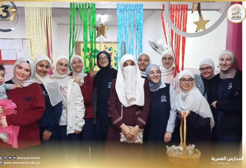 نشكر قسم ثانوية البنات ومعلمتهم بيان ابو فارس لمبادرتهم الجميلة بتوزيع حلويات العيد على الاطفال