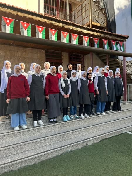 تكريم ثُلّةً من طالبات المدرسة اللاتي شاركن في مسابقة الحديث الشريف