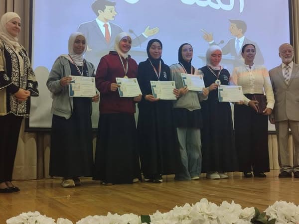 الشكر الجزيل لفريق المعلمات المتابعات للمناظرات الشعرية في المدارس العمرية للبنات.
