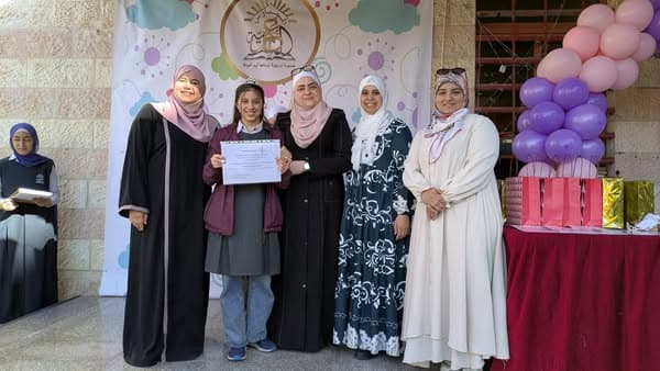 The results of the Queen of Dictation competition are announced