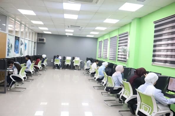 بكل فخر و اعتزاز استقبلت المدارس العمرية الطلبة الراغبين في التقدم لامتحانات المنح الخارجية