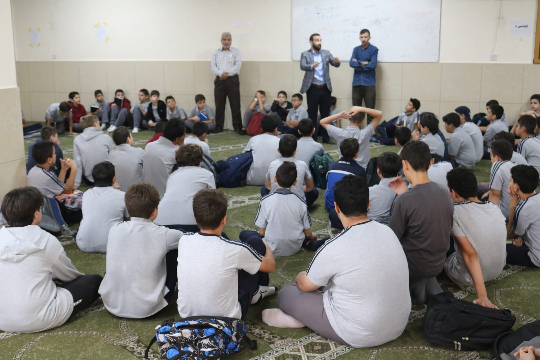 كوكبة مباركة من طلبة المدارس العمرية في مجالس الضحى