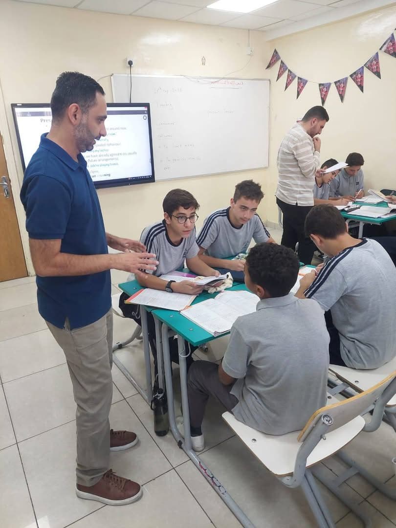 An interesting English class was given to students of grade 9