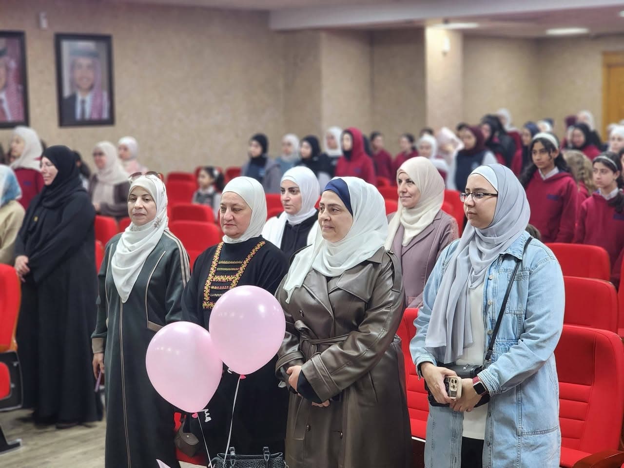 كرّمت المدير العام للمدارس العمرية الطلبة الفائزين في مسابقة “أمة الابتكار”