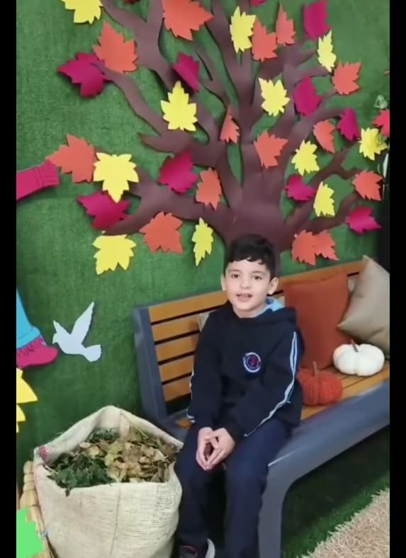 Hello autumn! With Star Class, we enjoyed ourselves and learned a lot.
