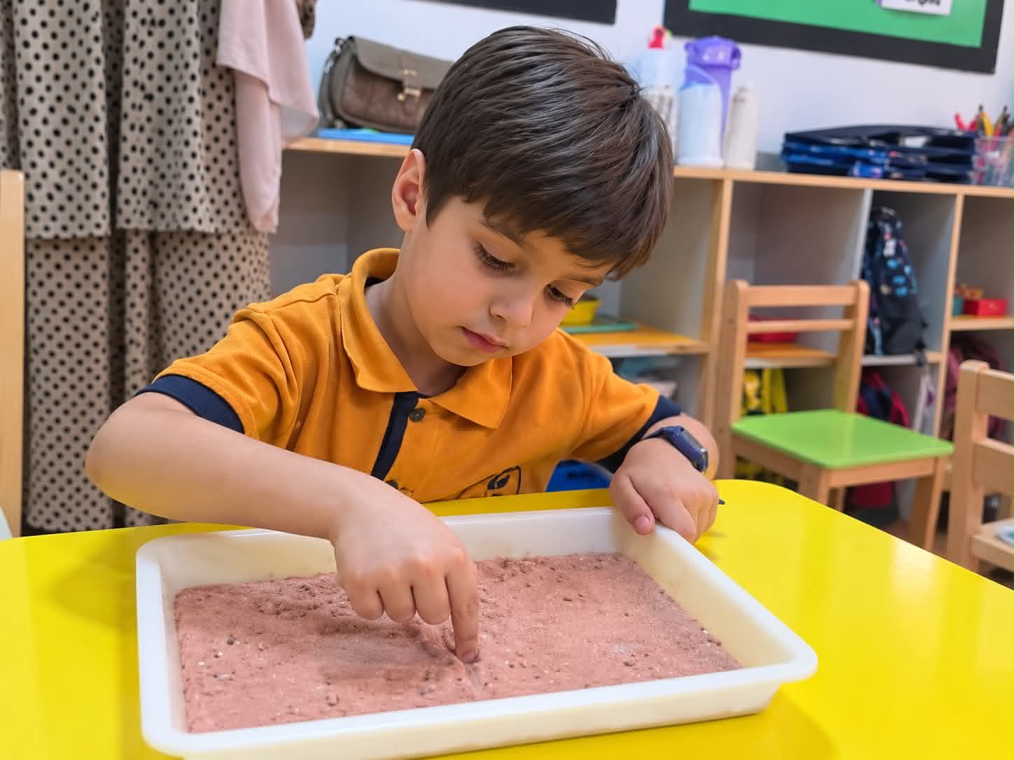 Learning our new letter with Montessori methods