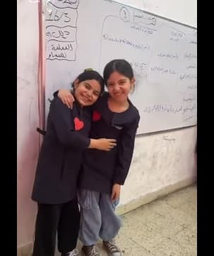 طالبات الصف الرابع مع المرشدة أسماء البكري و الكوتش سنابل السيلاوي