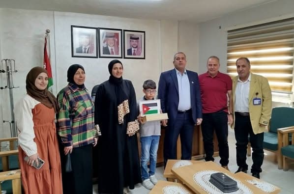 استقبل عطوفة مدير التربية والتعليم للواء الرصيفة وفداً من مدرسة الفرقان