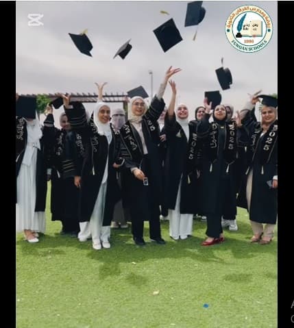 في أجواء مفعمة بالفخر والاعتزاز  احتفلت مدارس الفرقان الثانوية بتكريم الفوج السابع عشر