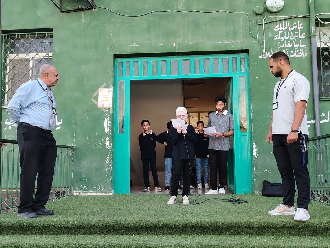 احتفلت مدرستنا بيومٍ عظيم، هو يوم المعلم، بإذاعة مدرسية