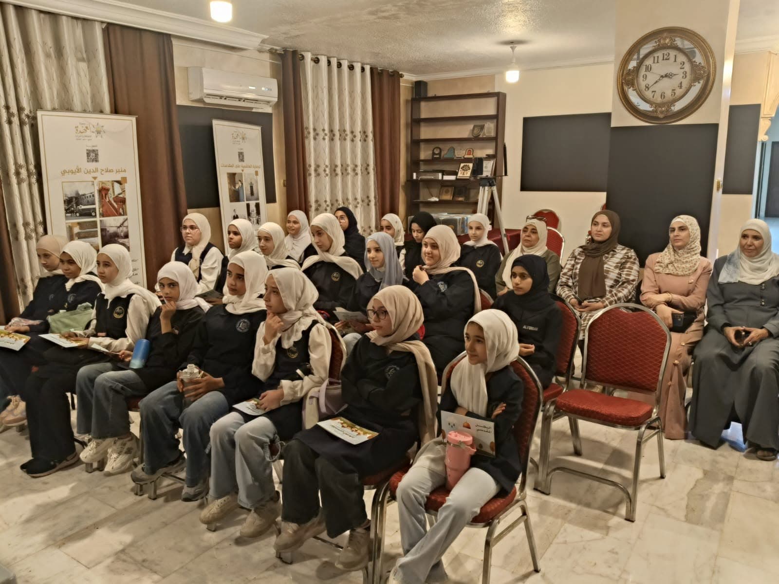 The visits of Al-Furqan High School female students to the Jordan Scholars Association during Jerusalem Week