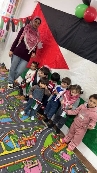 اطفالي في يوم العلم