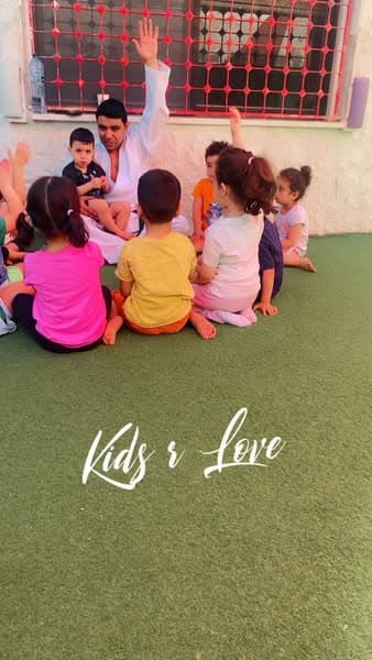 استمتع اطفالي مع مدرب الرياضه