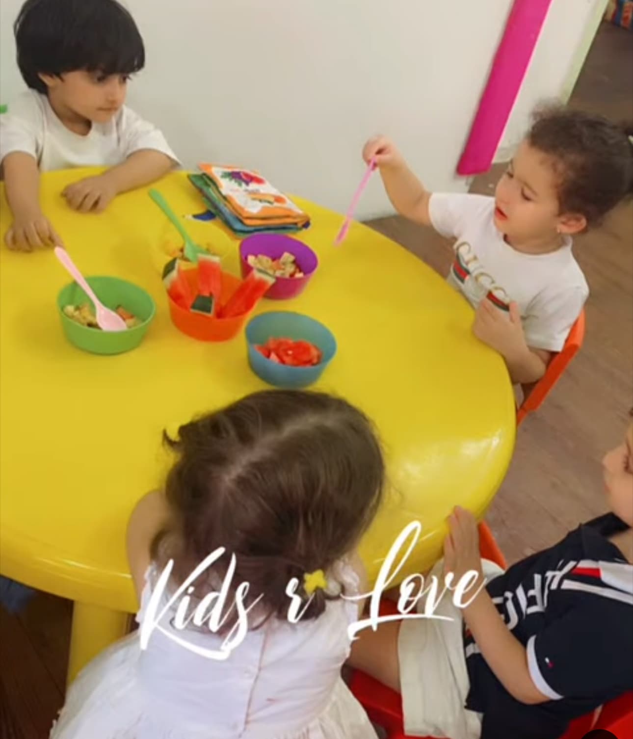 تطبيق الدرس برسخ المعلومه للطفل بشكل أفضل اكيد