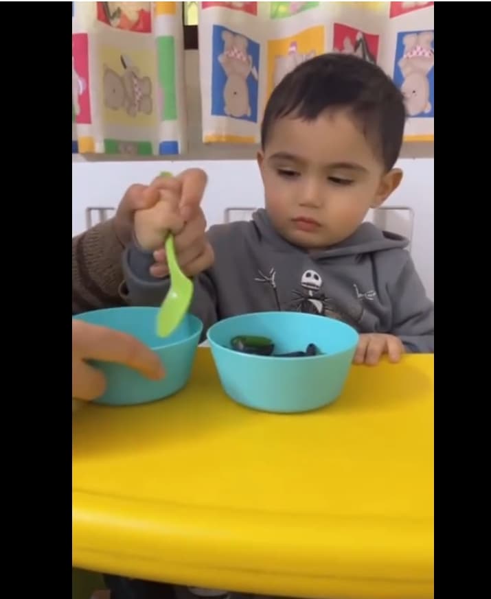 هدف النشاط نقل  لتعزيز تآزر حركي بصري وتقوية العضلات