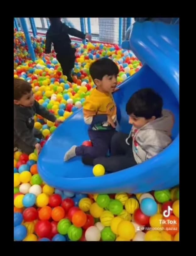 عمر طفلك من 3سنوات ل 6سنوات سارعي بحجز مقعد  للنادي الصيفي