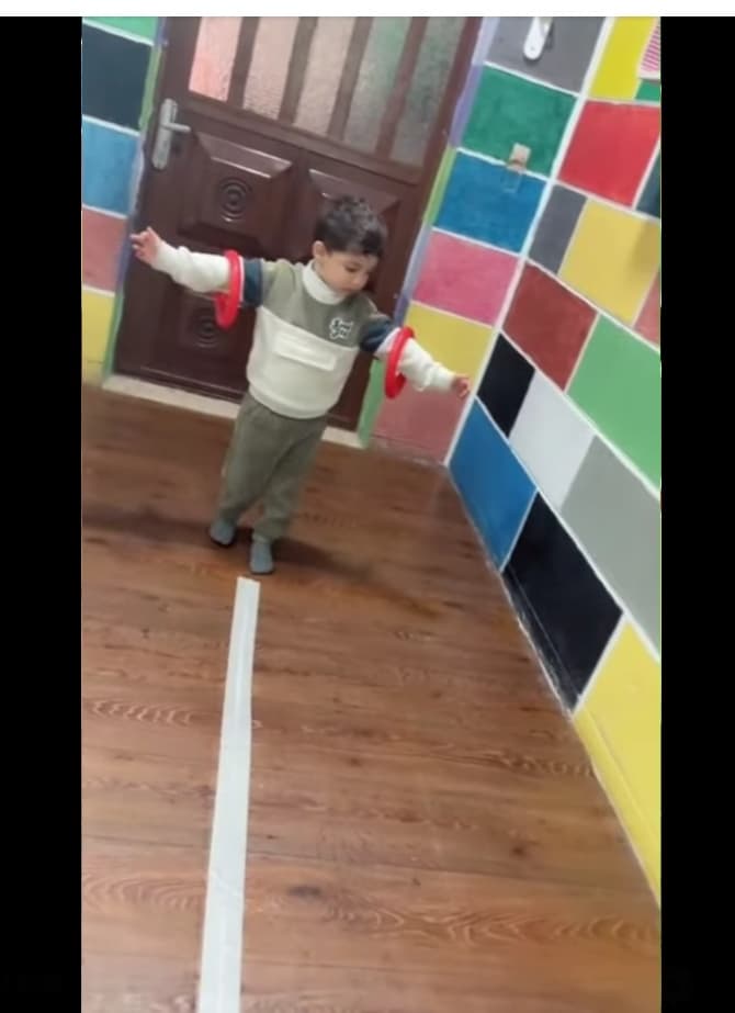 نكمل مع اطفالنا الحلوين انشطة التوازن