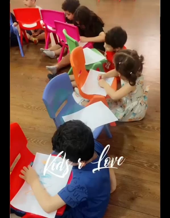 ابداعات اطفالي بحصة الرسم