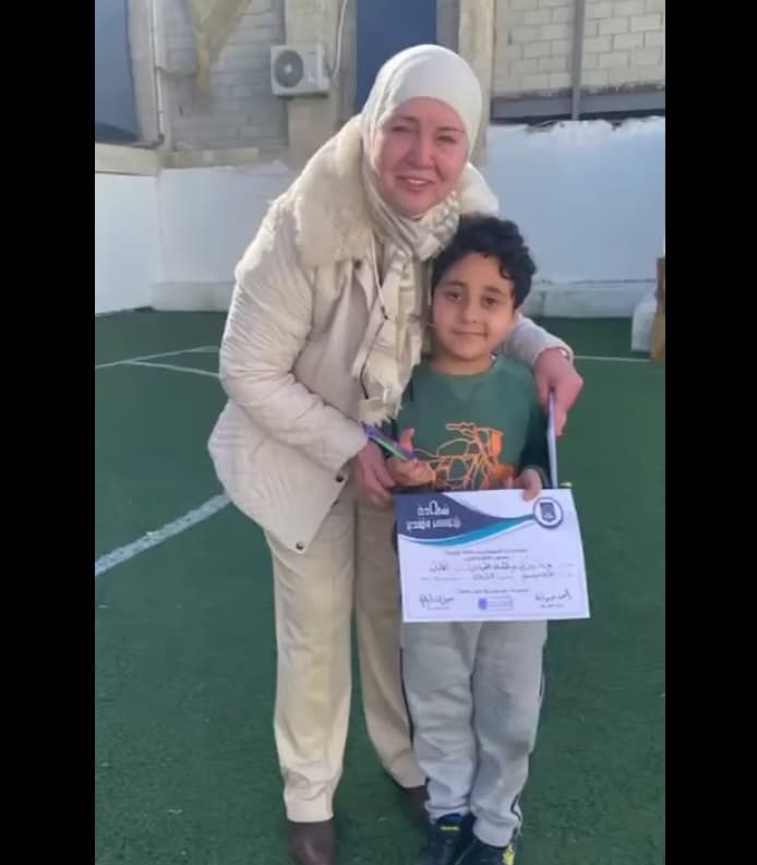 تكريم الطلبة المتفوقين الأوائل في الفصل الدراسي الأول