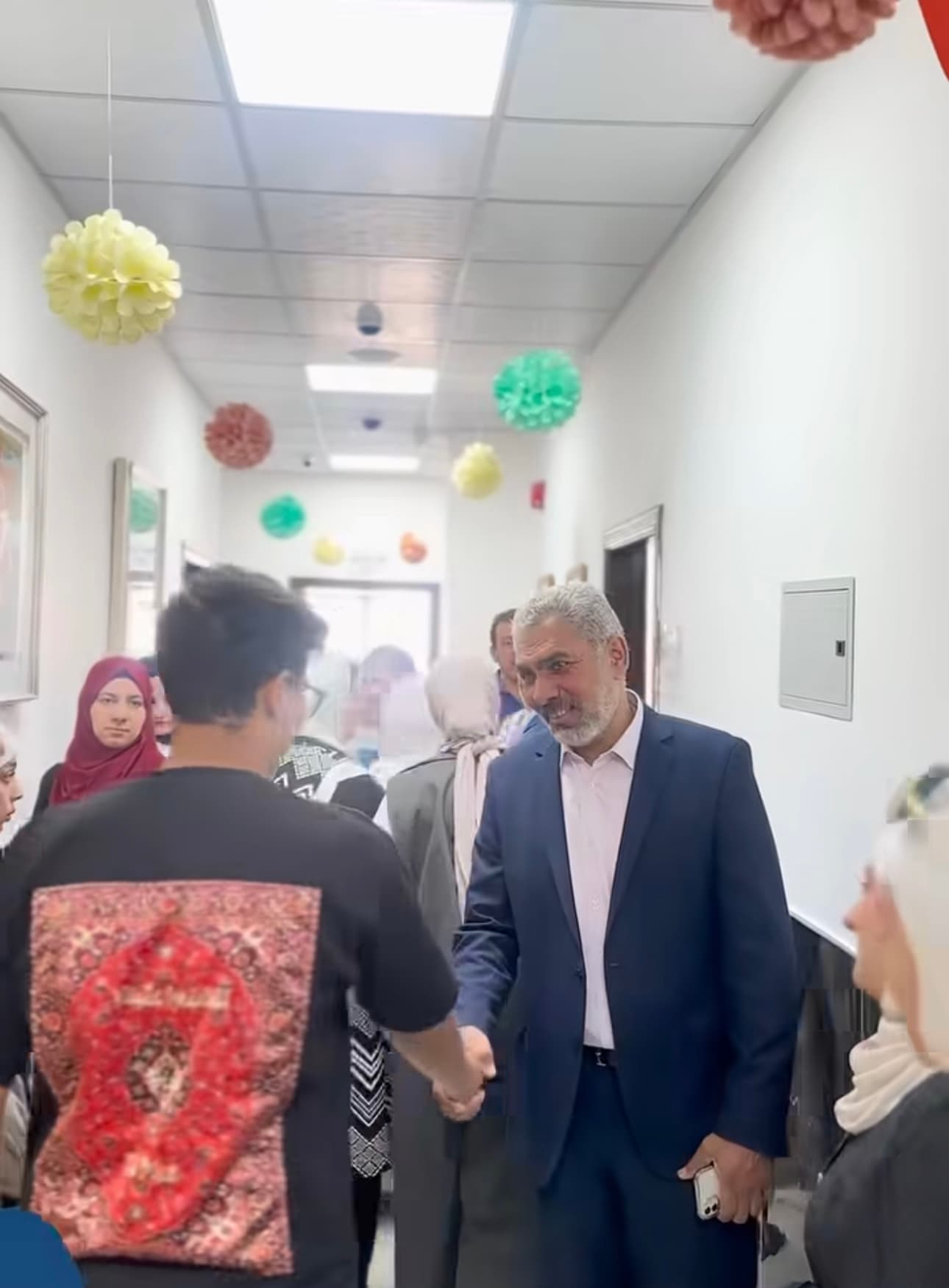 تتقدم إدارة مدرسة دروب التفوق الحديثة بجزيل الشكر والتقدير لأولياء الأمور الكرام