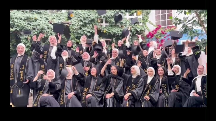 أنتم لم تكونوا مجرد طلاب، بل كنتم قصة نفخر بها في كل يوم، نتمنى لكم كل التوفيق والنجاح