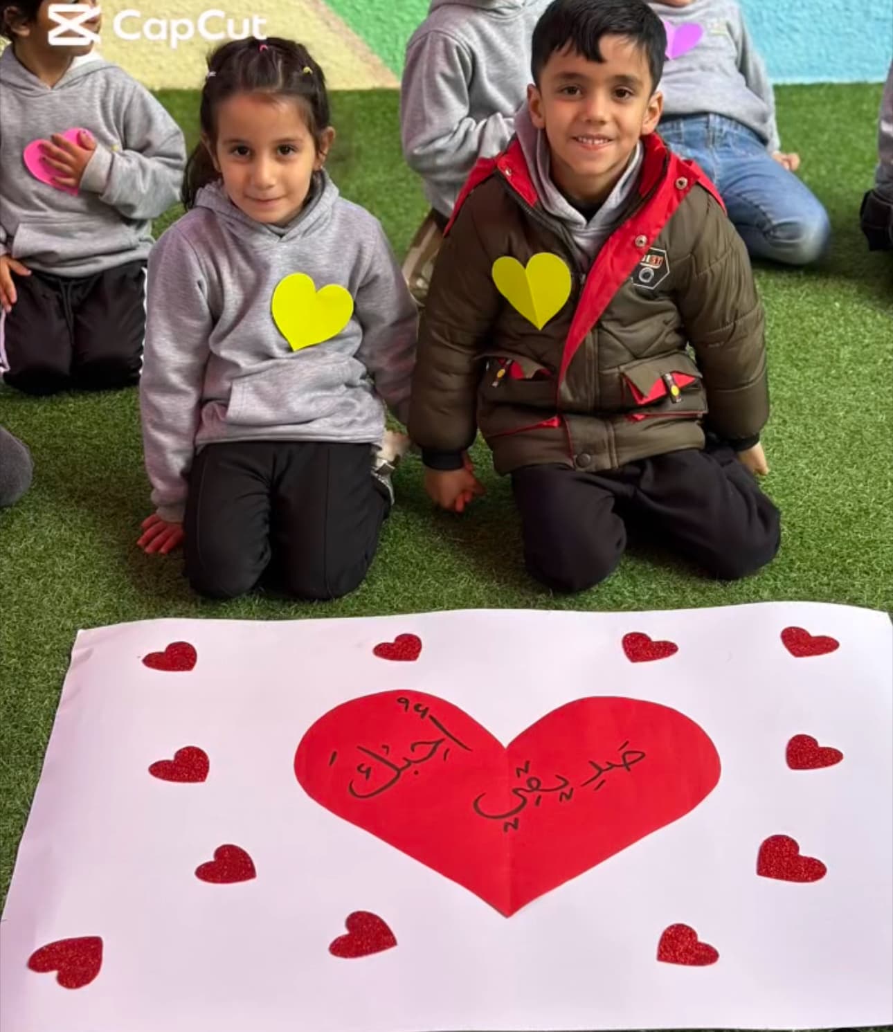 للصداقة عنوان في روضتنا 🥰 أحبك صديقي ☺️🫂