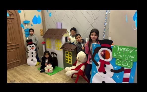 It’s snow snowing ❄️❄️in our kindergarten ⛄️