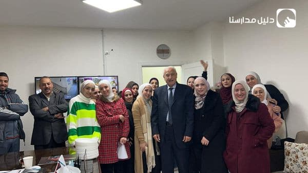 حرصا منا على توثيق اواصر المحبة والألفة بين كوادر المدرسة  اقمنا احتفالا  للفاضلة السيدة ناديا عمرو