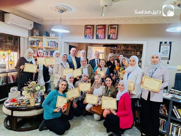 روضة ومدرسة أبناء القدس التعليمية تشارك في ورشة ( فن صناعة دمى الأدوات )