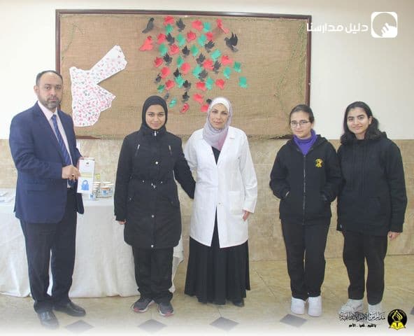 قامت ممرضة المدرسة وطالبات اللجنة الصحية بعمل حملة توعية بما يخص أمراض الشتاء