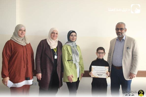 Al Omam School proudly honours the participants and winners participating in Spelling Bee
