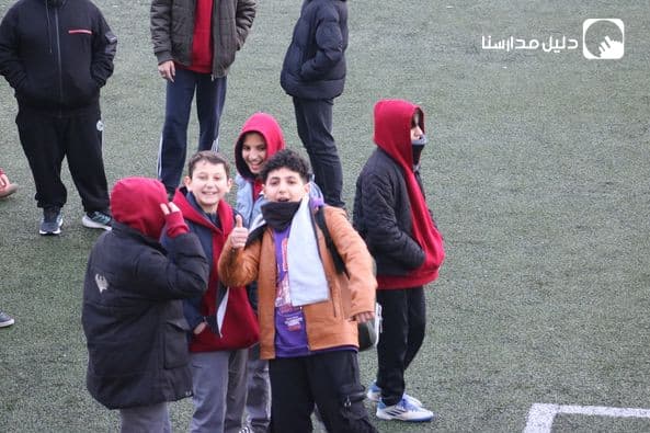 اليوم الأول لافتتاح الفصل الدراسي الثاني، شهدت ثانوية البنين في المدارس العمرية في عمان مشهدًا مفرحًا ومبهجًا